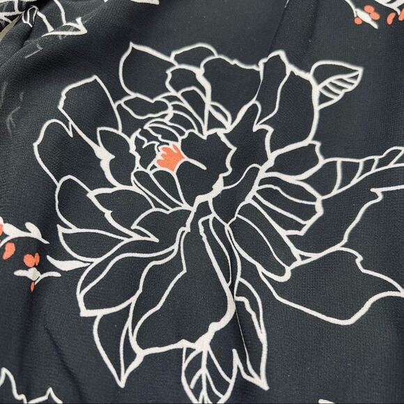 ASTR Black Floral Romper Size Medium Chiffon Boho Dark Romantic Festival Casual - Picture 11 of 16
